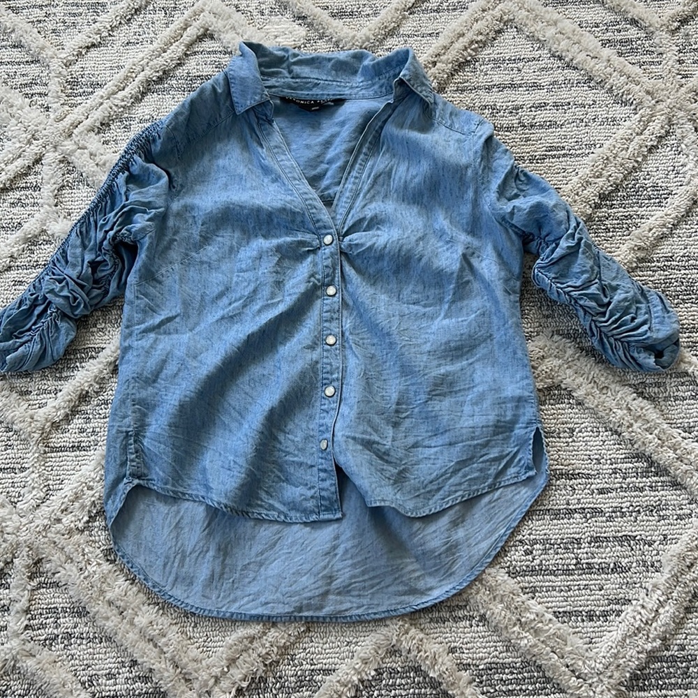 Veronica Beard blue denim button down top